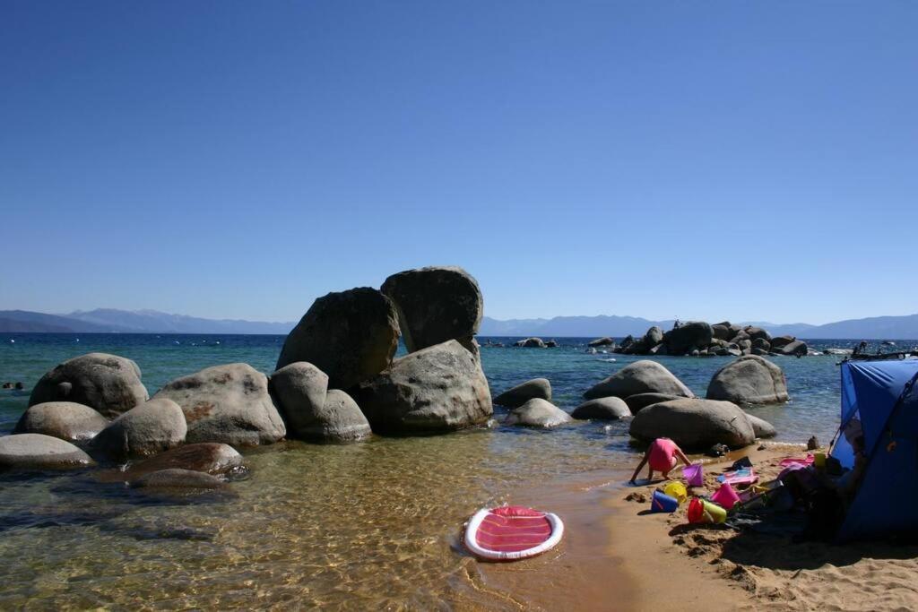 Lake Views, Pet-Friendly Cabin With Hot-Tub In King'S Beach Kings Beach Exterior foto